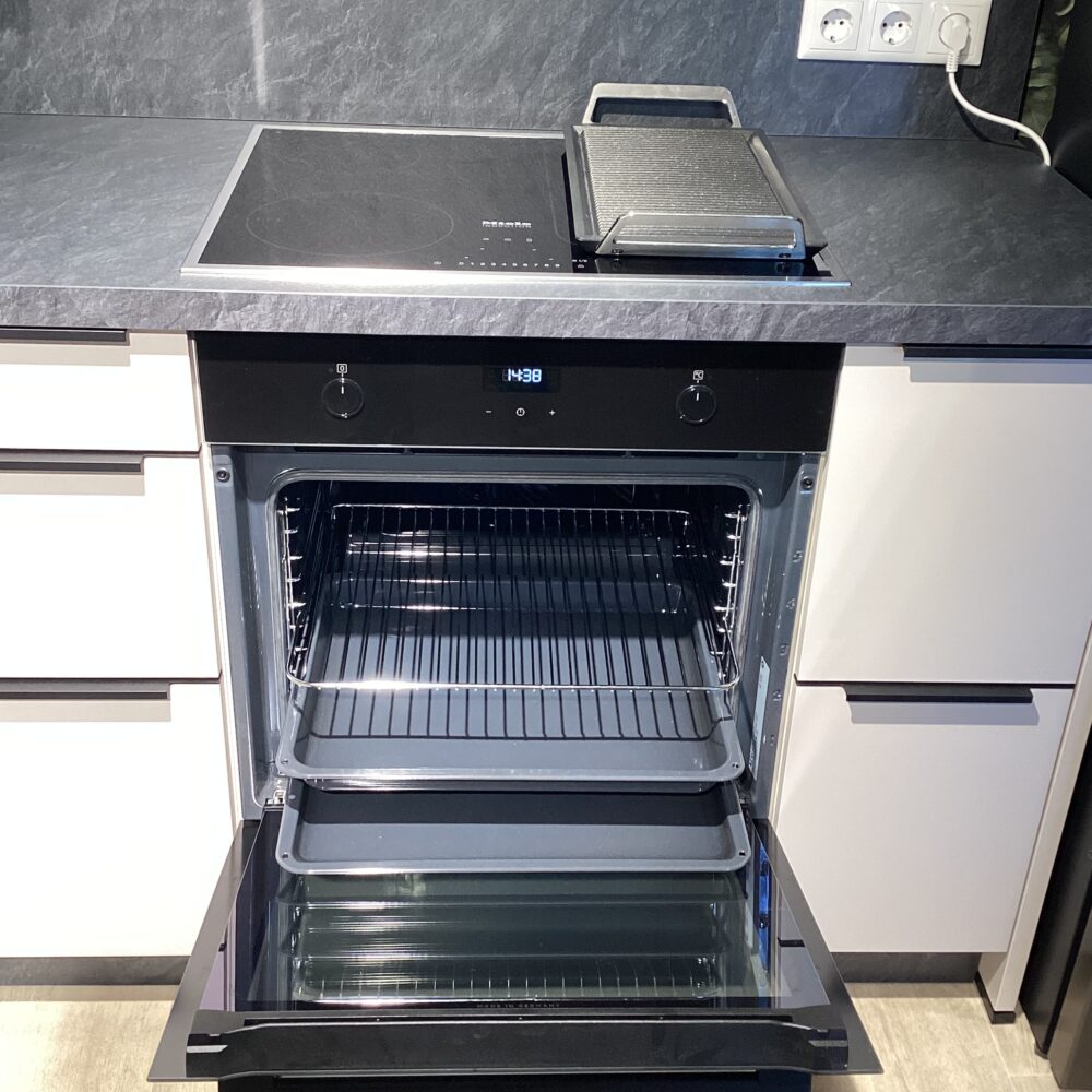 Abverkaufsküche Schüller Uma - Backofen