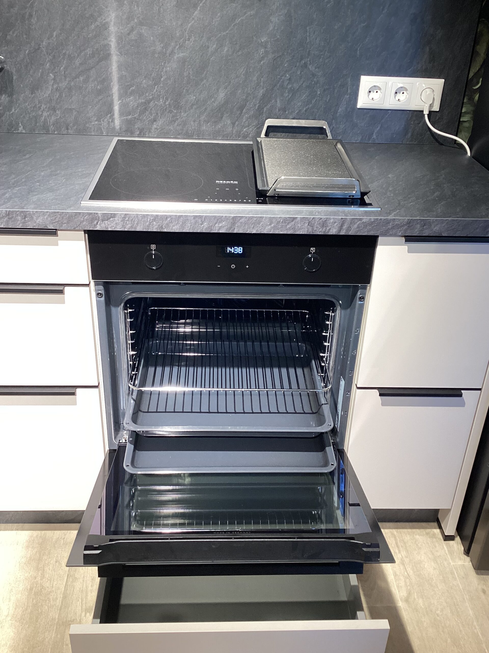 Abverkaufsküche Schüller Uma - Backofen