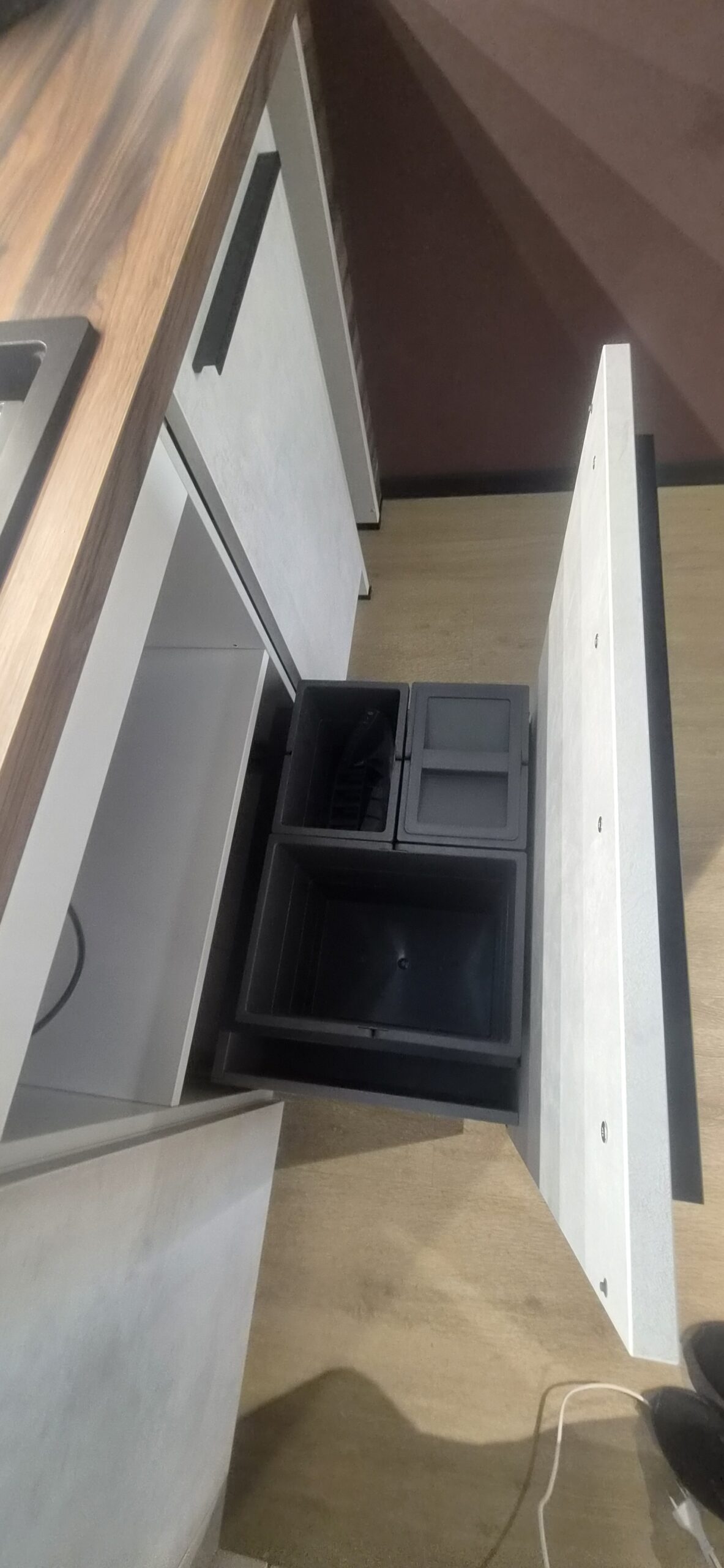 Abverkaufsküche Schüller Elba - Mülltrennsystem