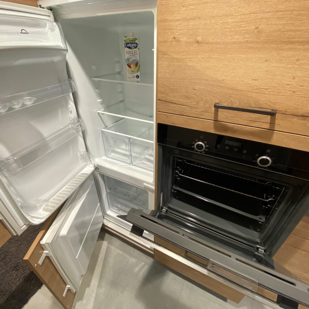 Abverkaufsküche Nobilia 382 Structura - Kühlschrank und Backofen