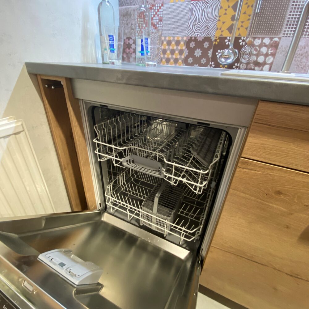 Abverkaufsküche Nobilia 382 Structura - Geschirrspüler