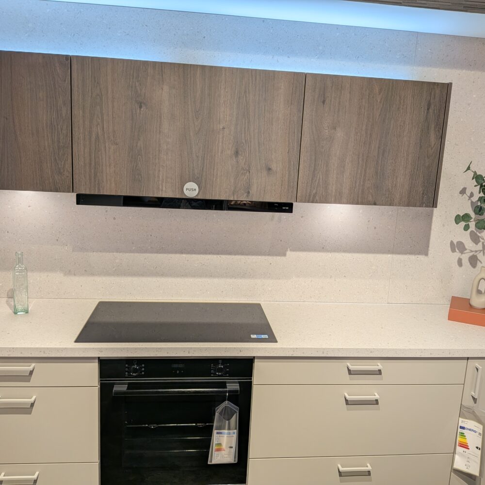 Abverkaufsküche Schüller Matera Colour - Kochfeld und Backofen