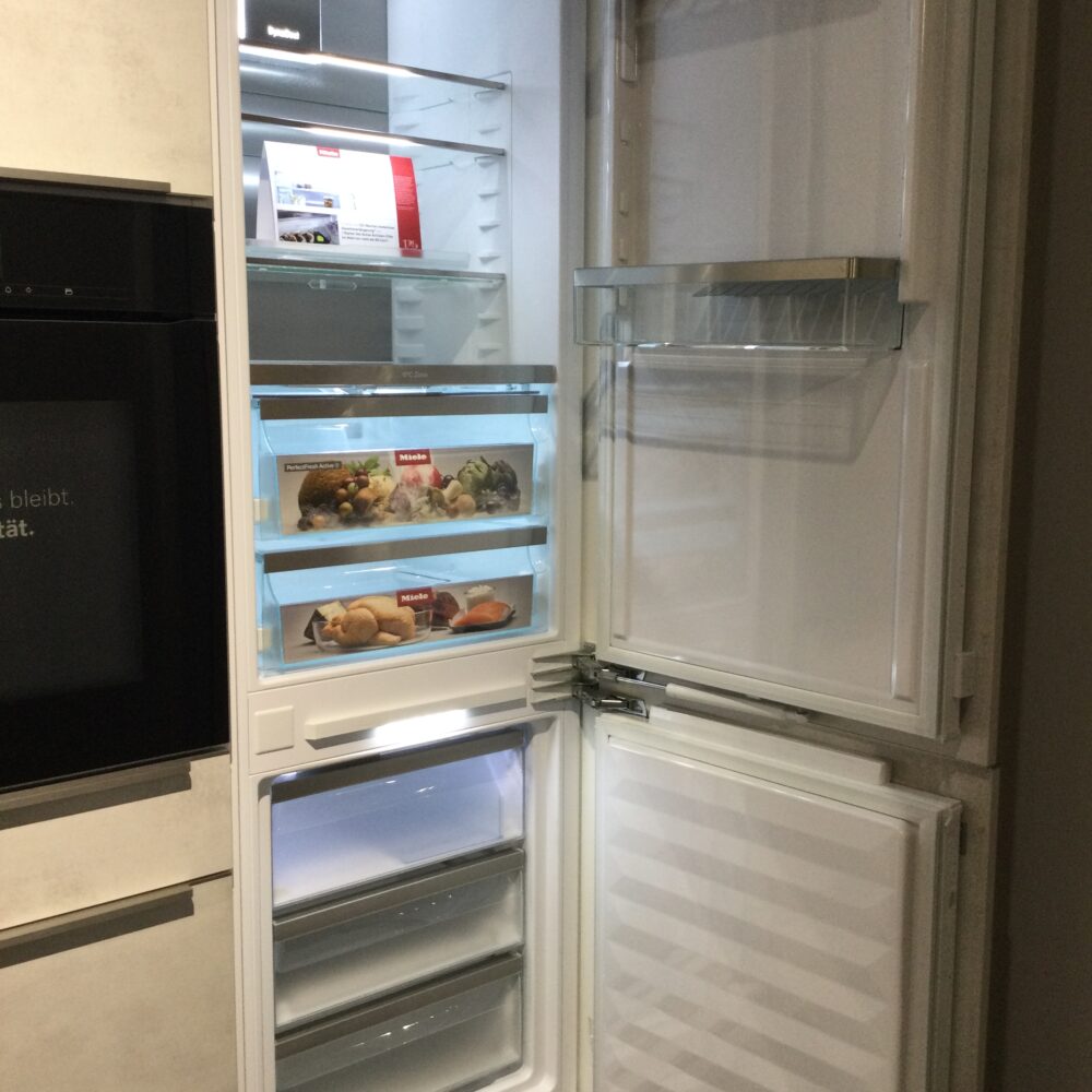Abverkaufsküche Nobilia Riva - Kühlschrank