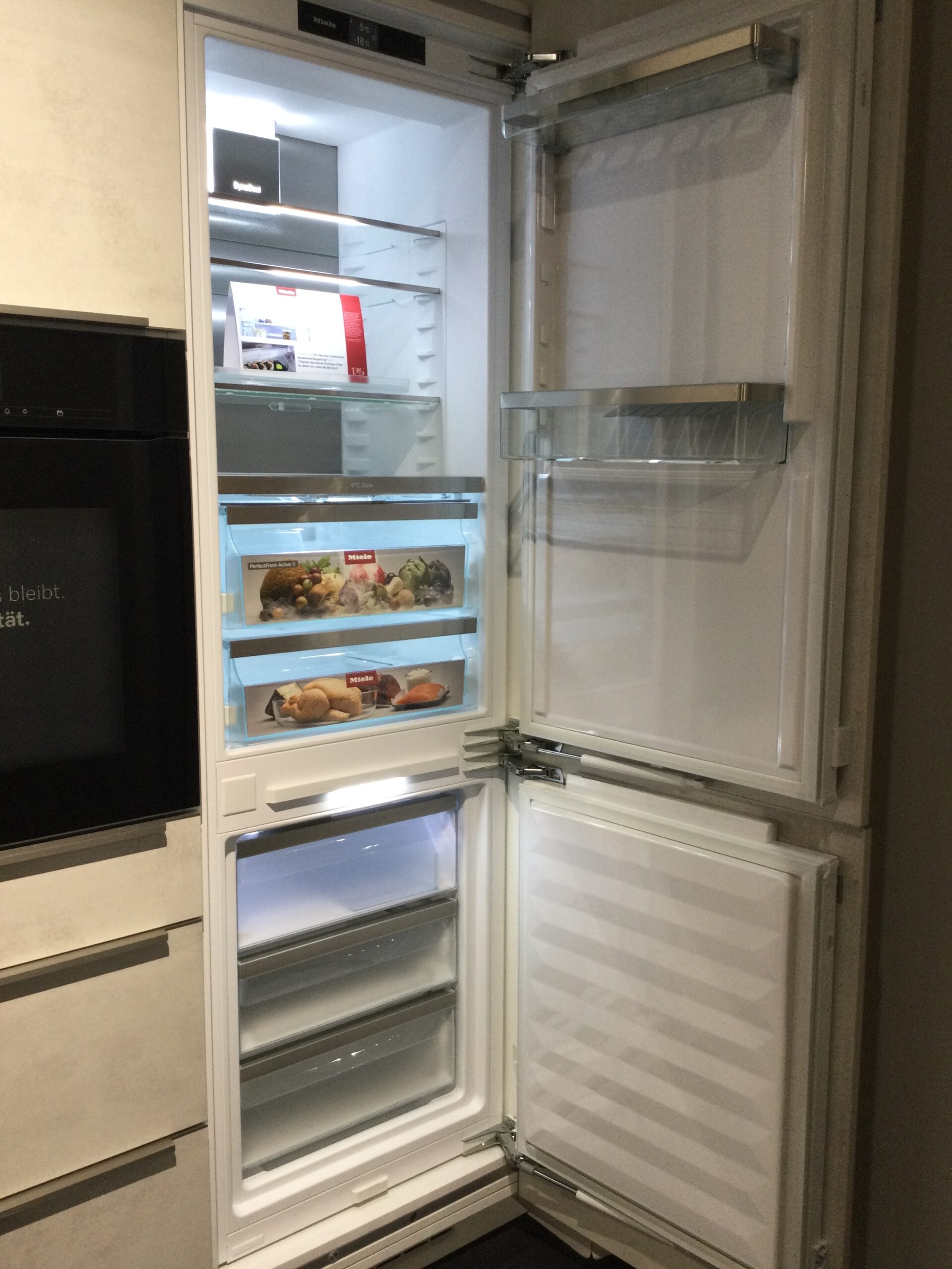 Abverkaufsküche Nobilia Riva - Kühlschrank