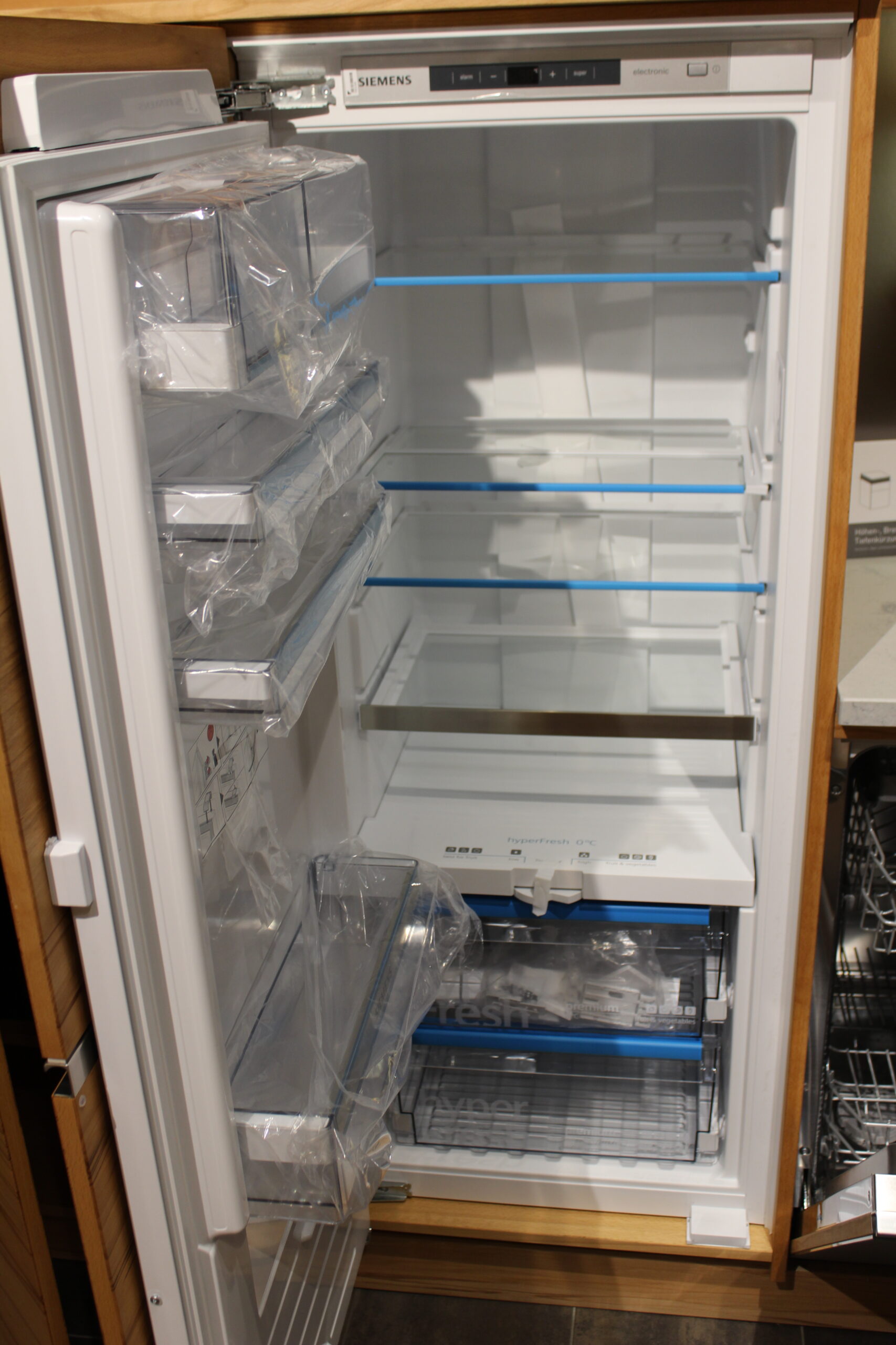 Abverkaufsküche Team 7 Linee - Kühlschrank