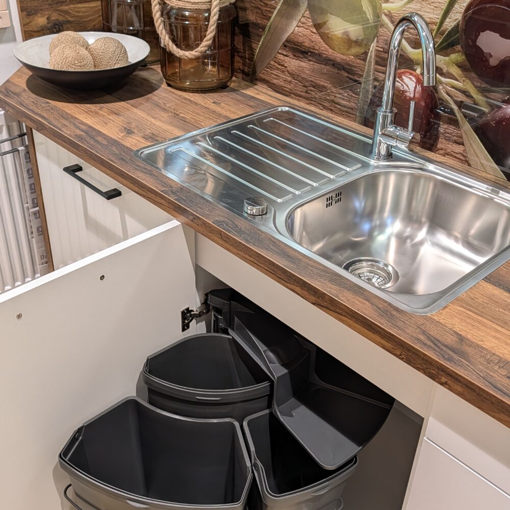 Abverkaufsküche Schüller Uni Gloss - Mülltrennsystem