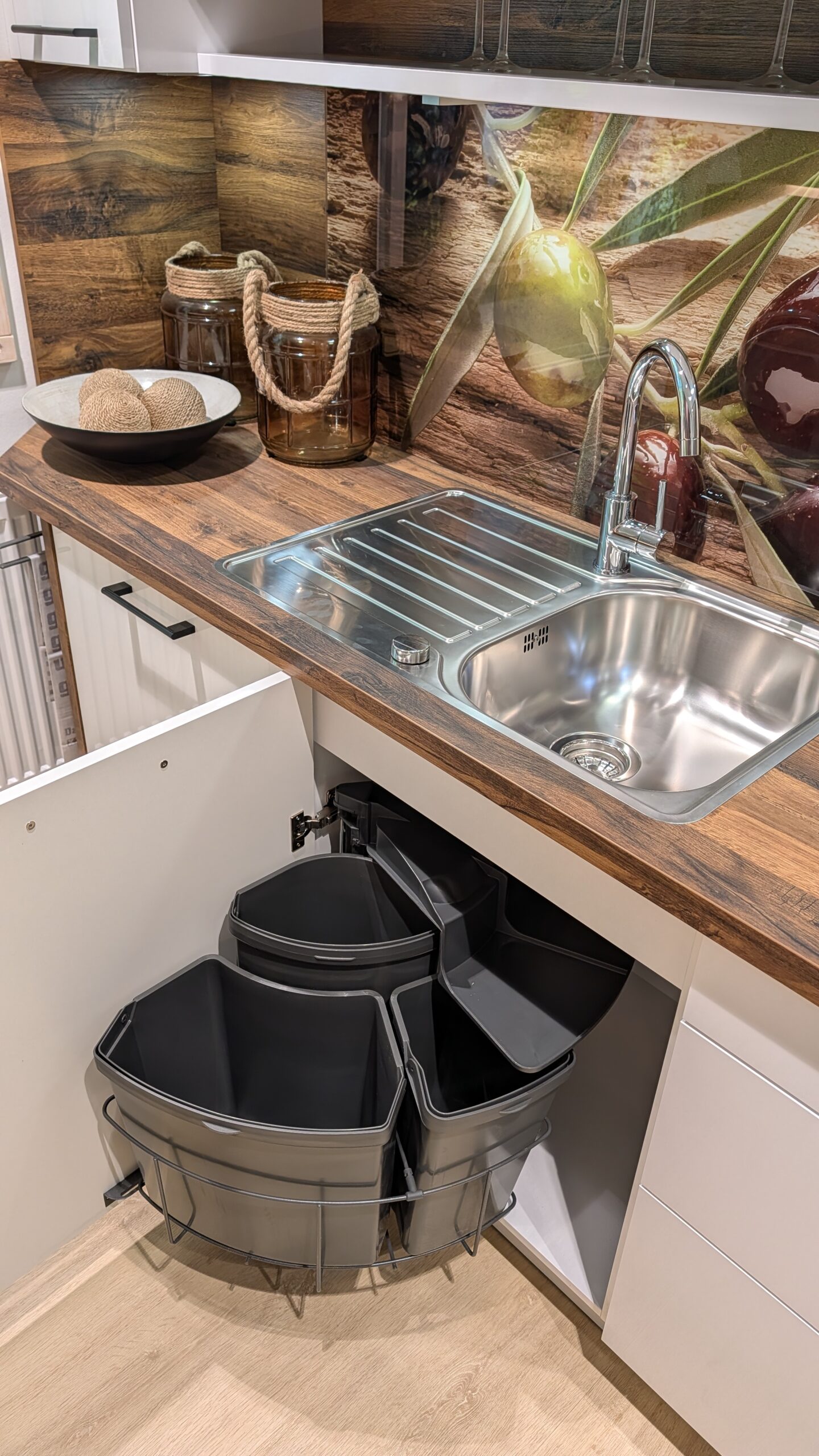 Abverkaufsküche Schüller Uni Gloss - Mülltrennsystem
